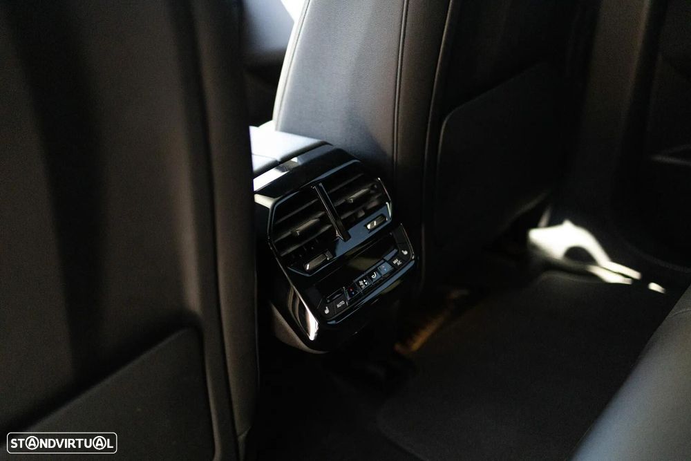 BMW iX xDrive 40 Pack Desportivo - 36