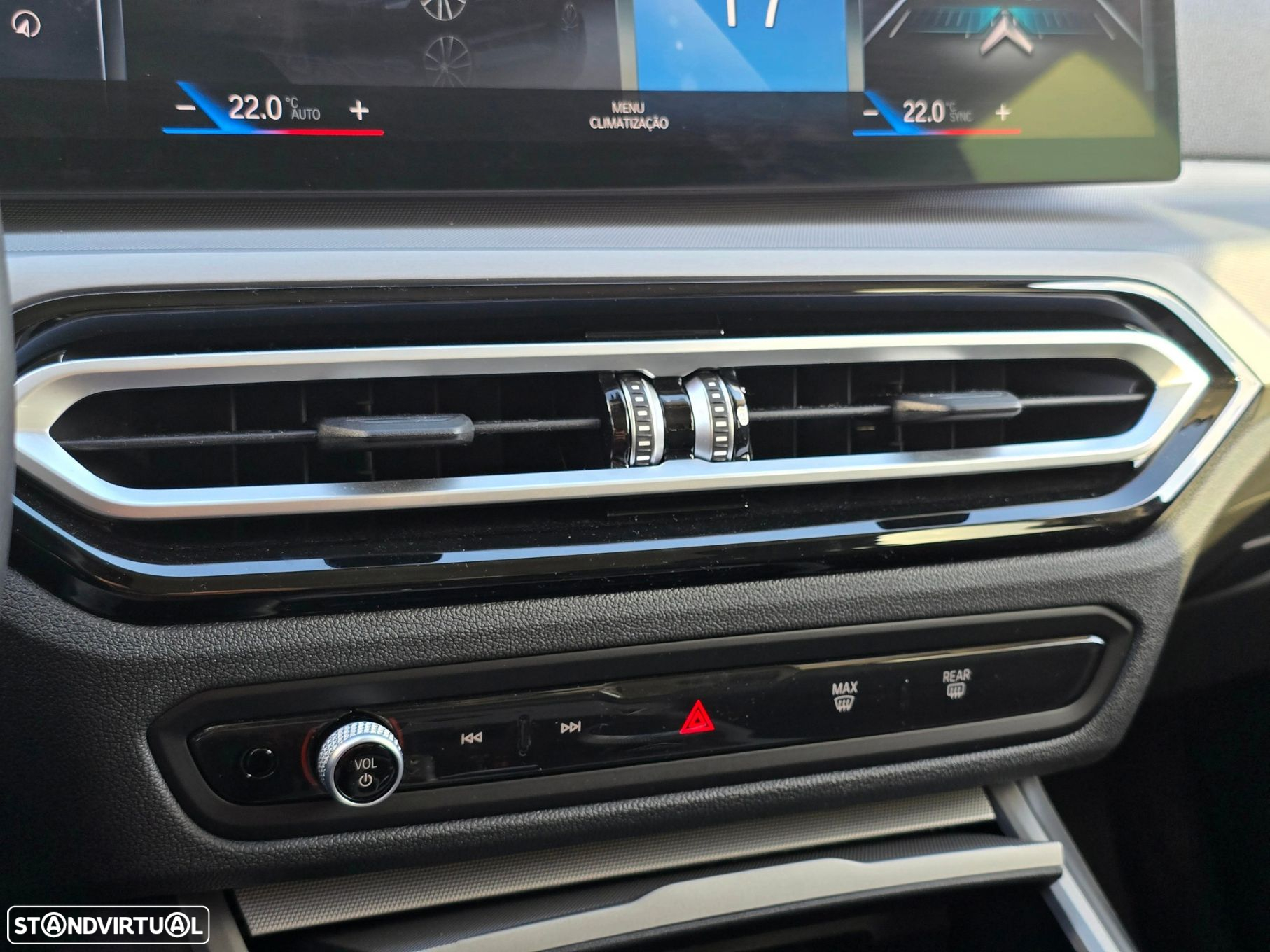 BMW 320 e Touring Corporate Edition Auto - 31