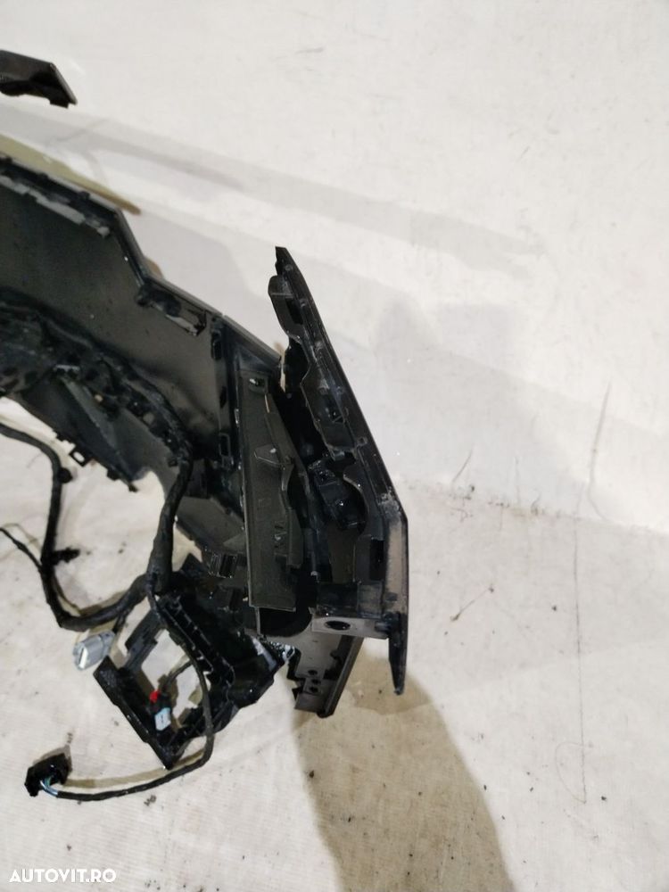 Bara fata Volvo EX30, 2023, 2024, 2025. - 8