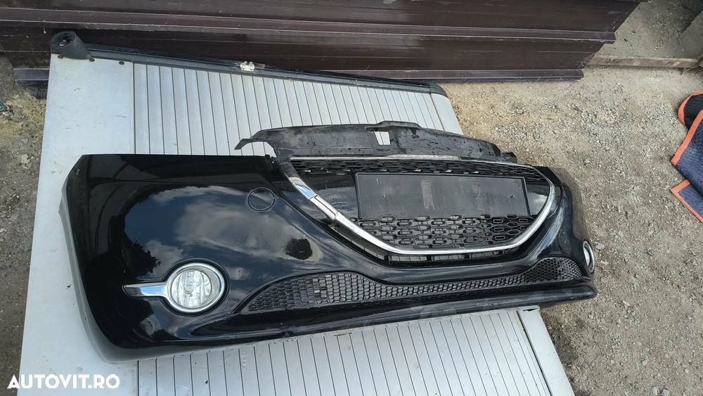 Bara fata cu proiectoare si grile peugeot 208 2015 - 2