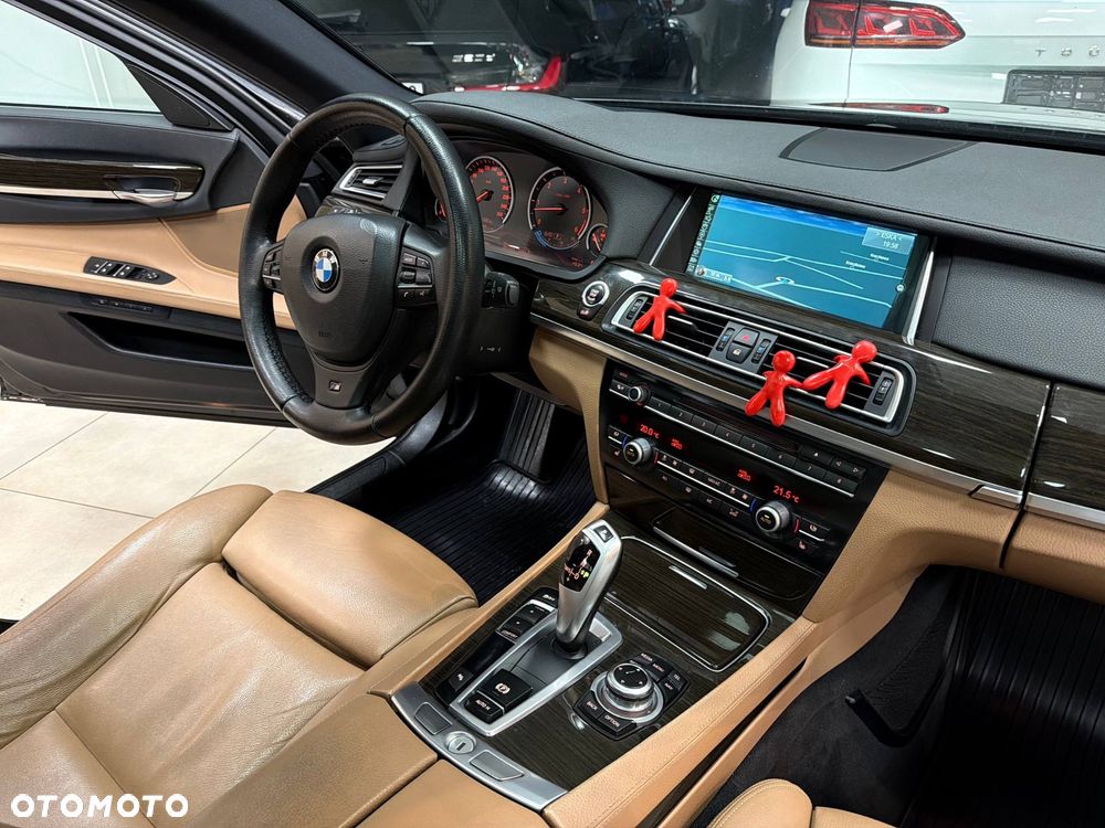 BMW Seria 7 730d Edition Exclusive - 38