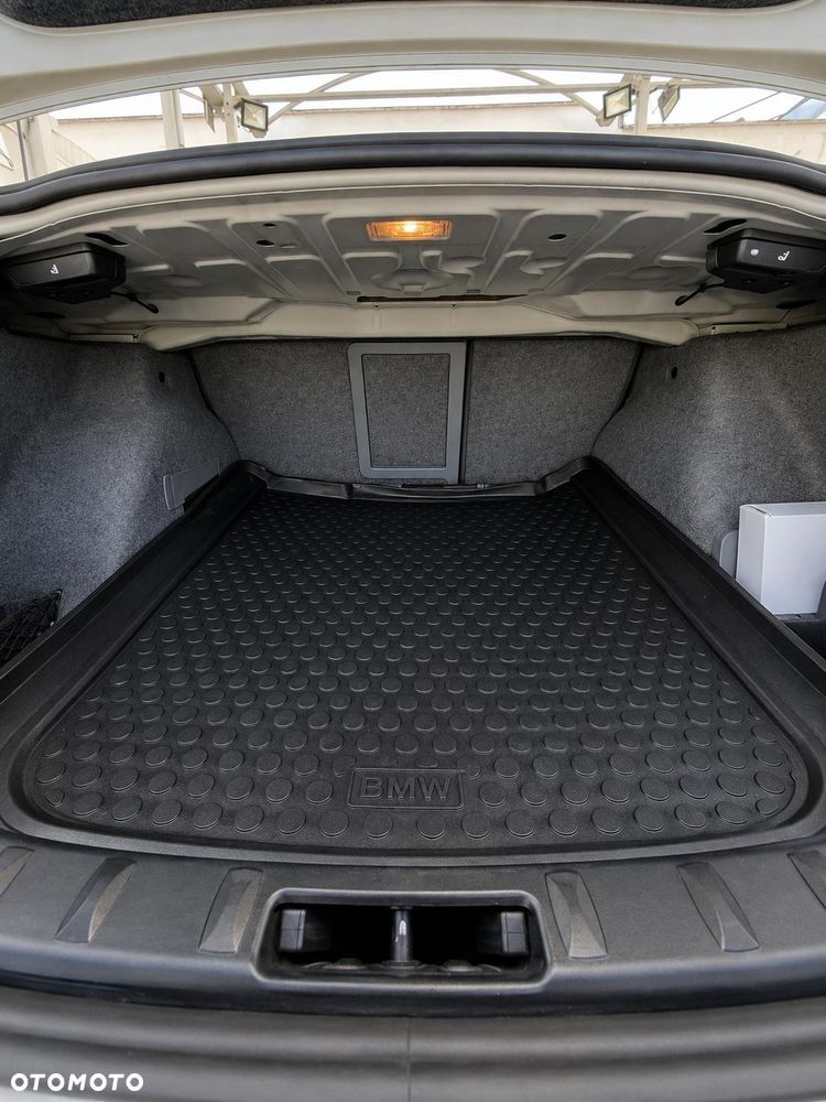 BMW Seria 3 330d - 21