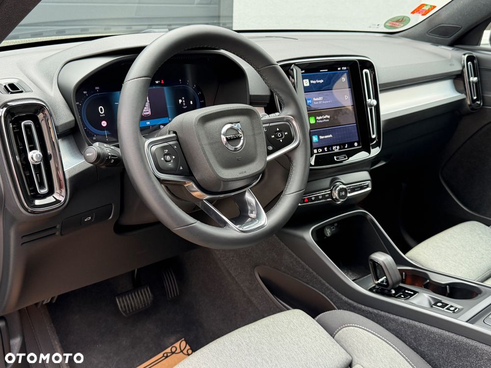 Volvo XC 40 B3 B DKG Plus Black Edition - 31
