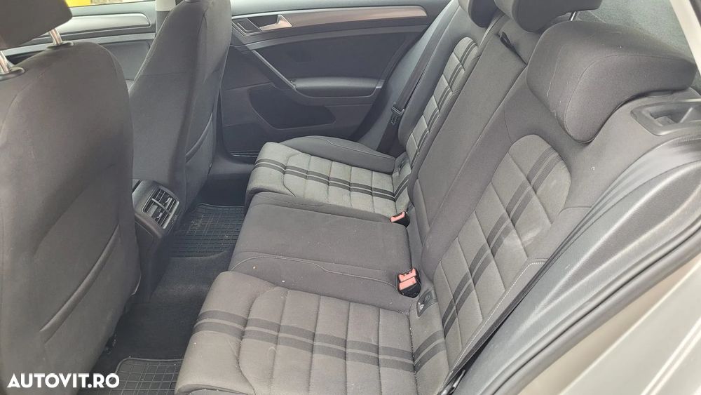 Volkswagen Golf 1.6 TDI DPF Trendline - 8
