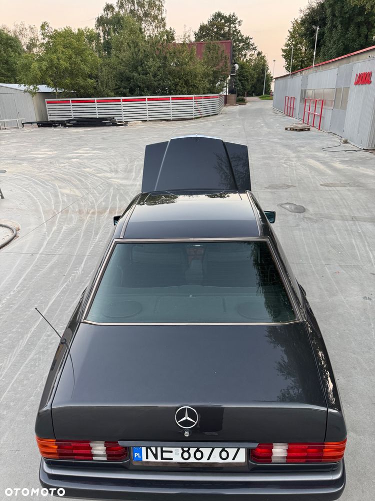 Mercedes-Benz W201 (190) - 11