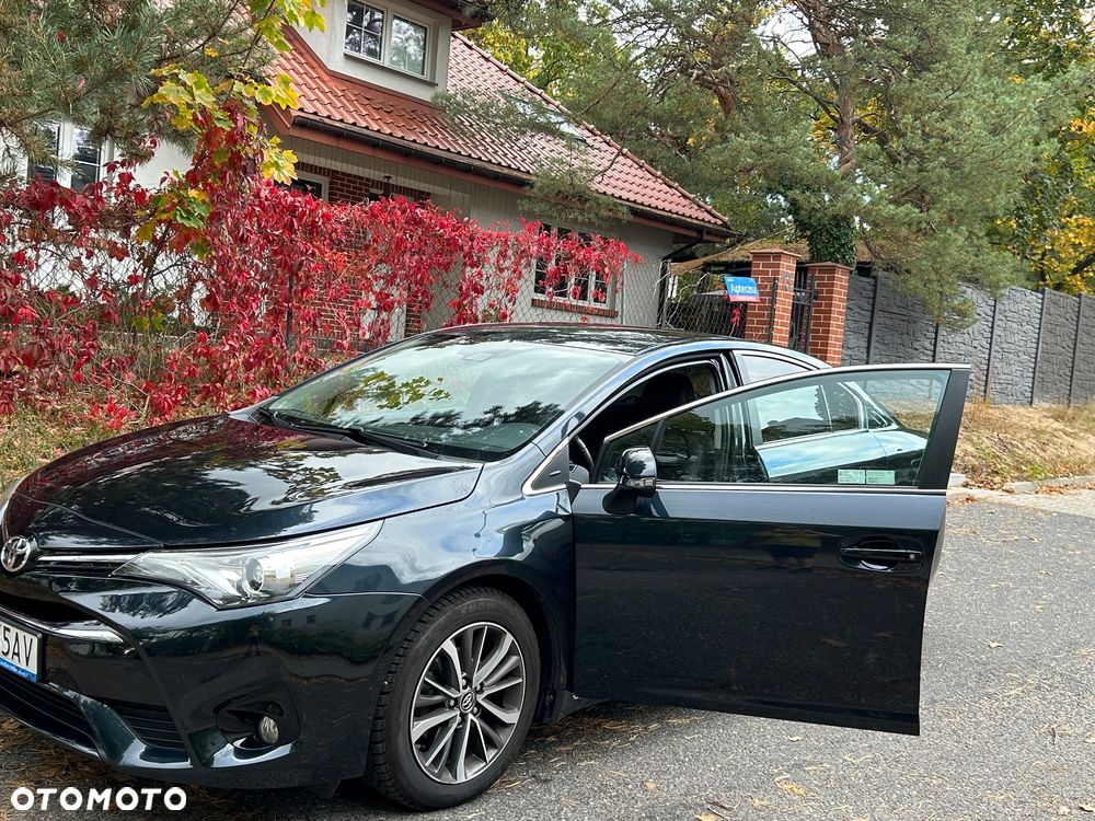 Toyota Avensis 1.8 Premium MS - 31