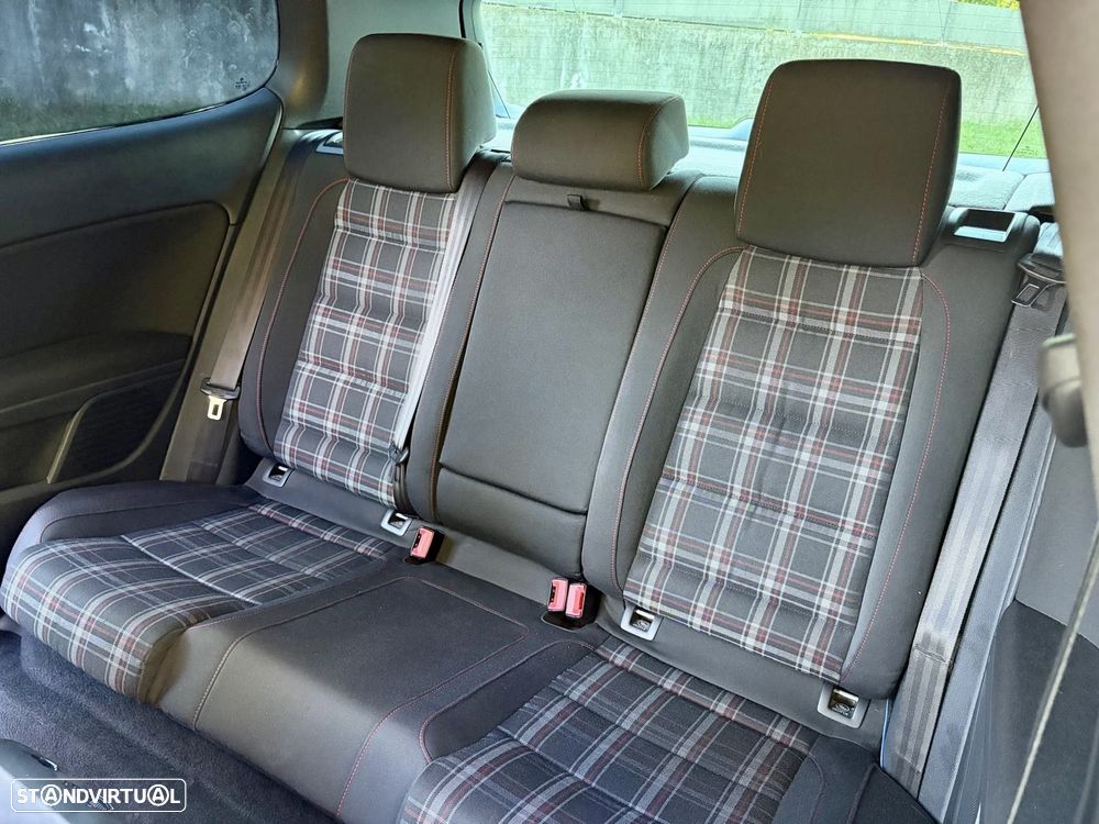 VW Golf 2.0 TSi GTi DSG Performance - 18