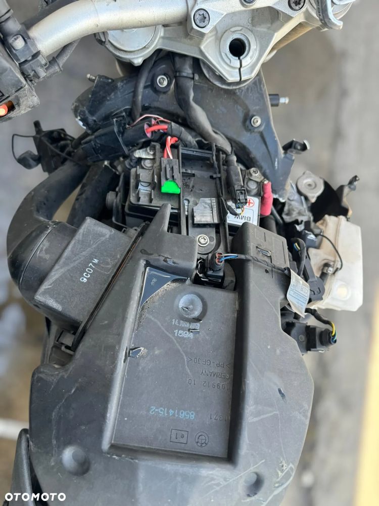 BMW F - 9