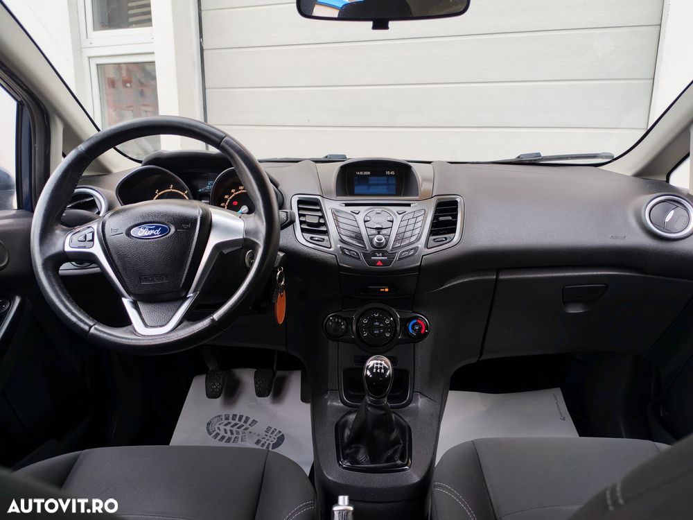 Ford Fiesta 1.5 TDCi Ambiente - 9