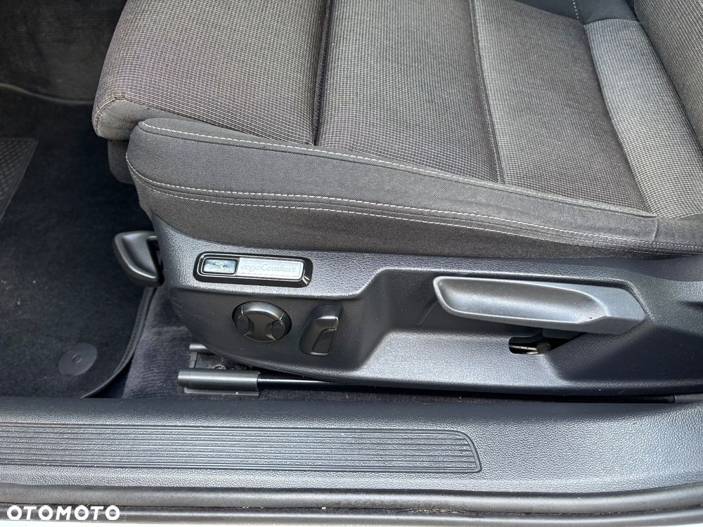 Volkswagen Passat 2.0 TDI SCR Highline DSG - 12