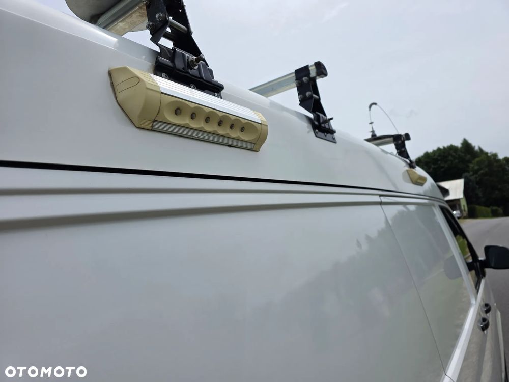 Volkswagen Transporter T5 LONG 4x4 4 MOTION - 22
