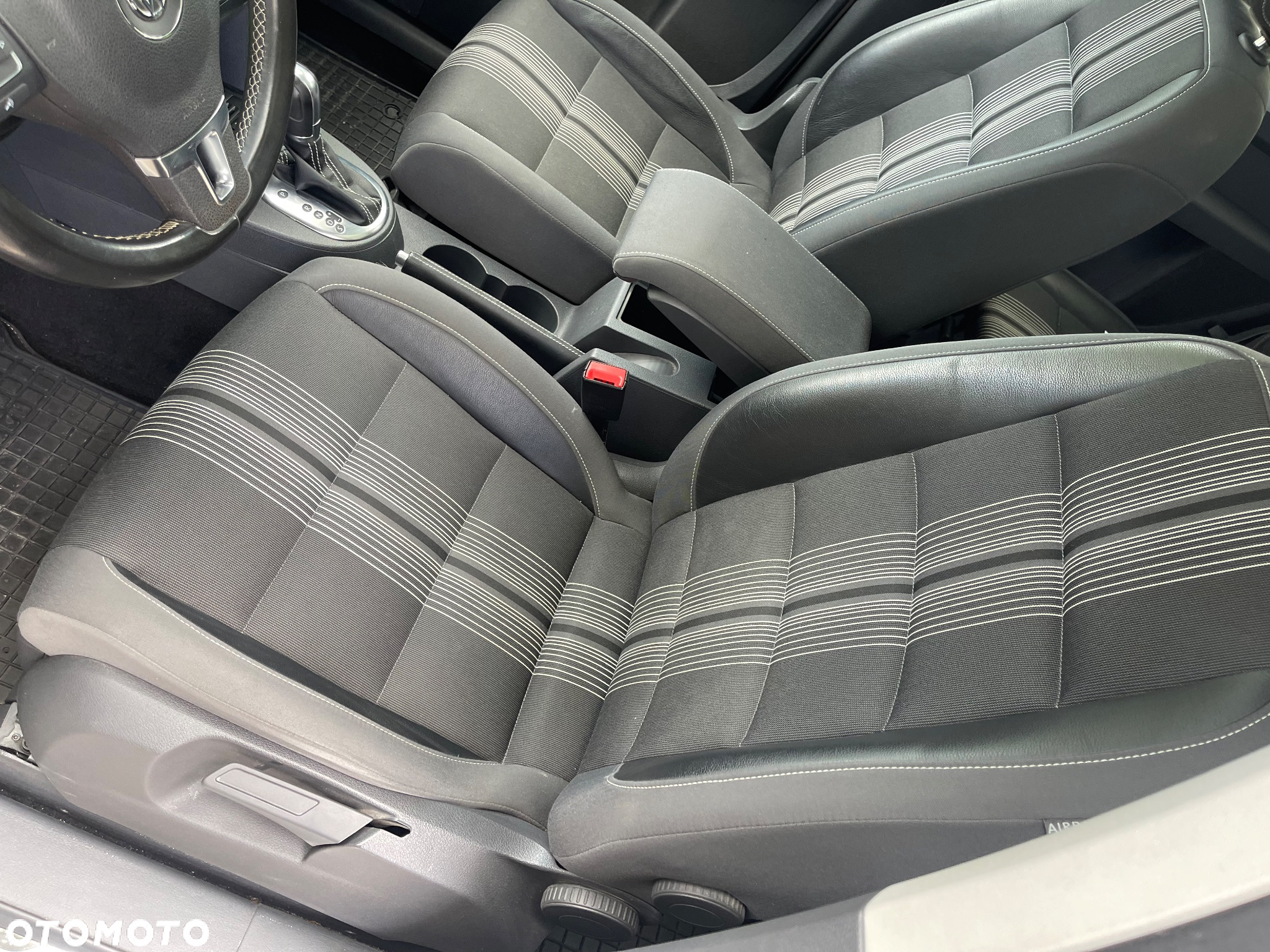 Volkswagen Touran 2.0 TDI DPF Highline DSG - 34