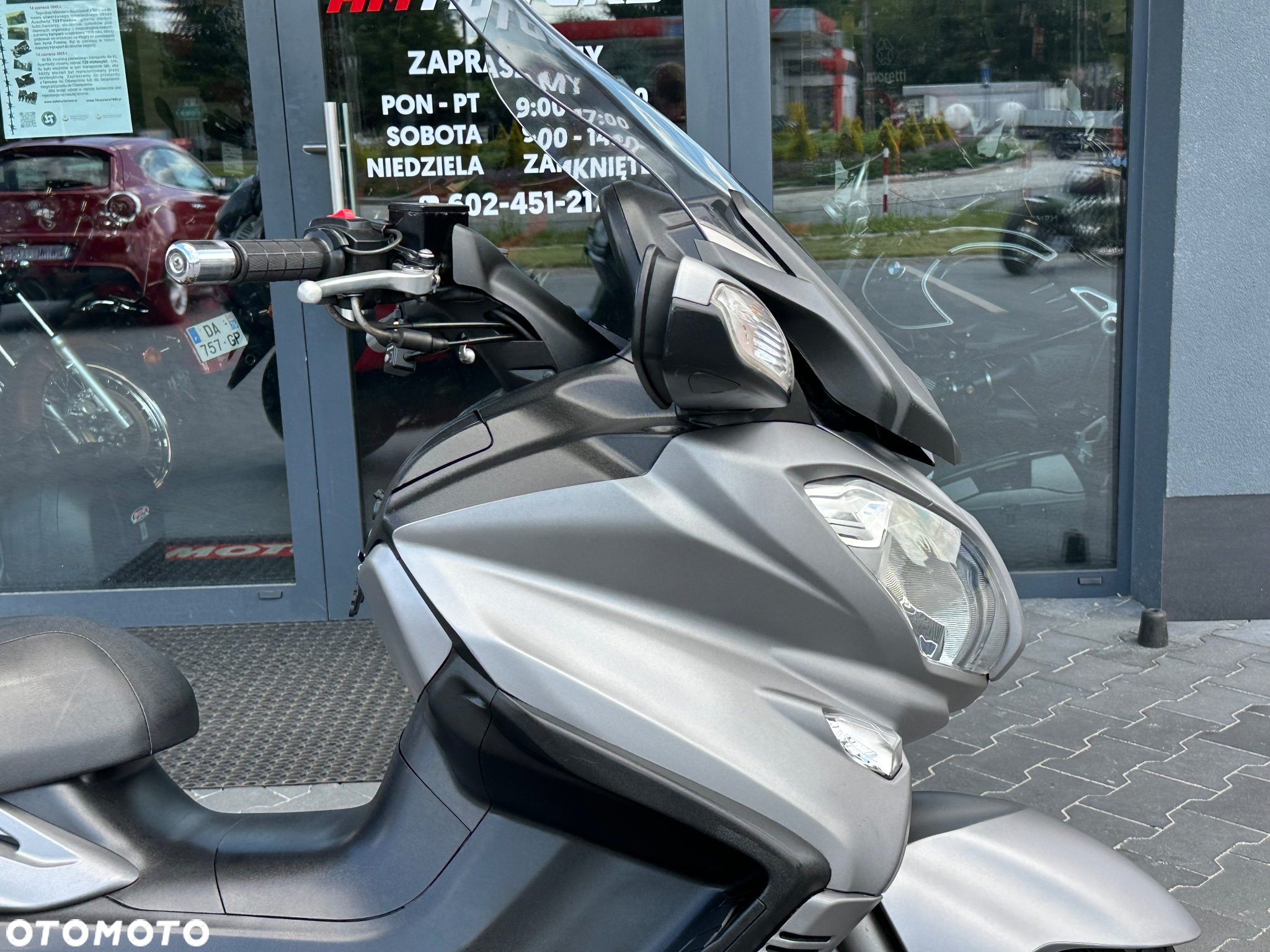 Suzuki Burgman - 12