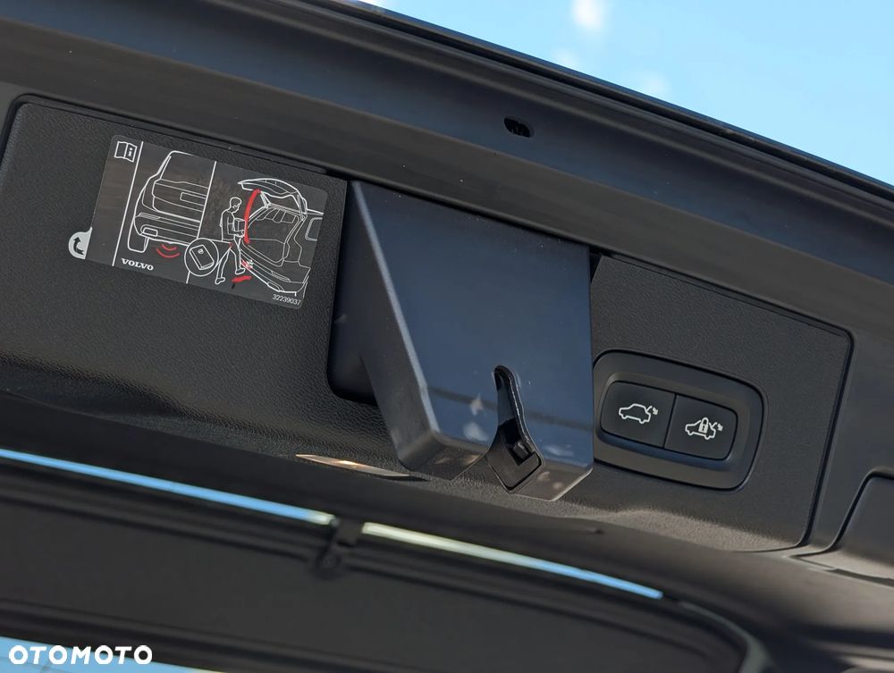 Volvo XC 60 D4 R-Design - 41