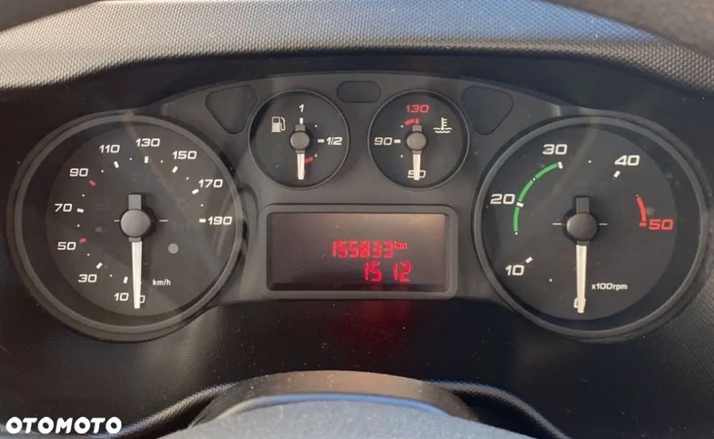 Iveco Daily 35 C15 Kontener 4.4m - 27