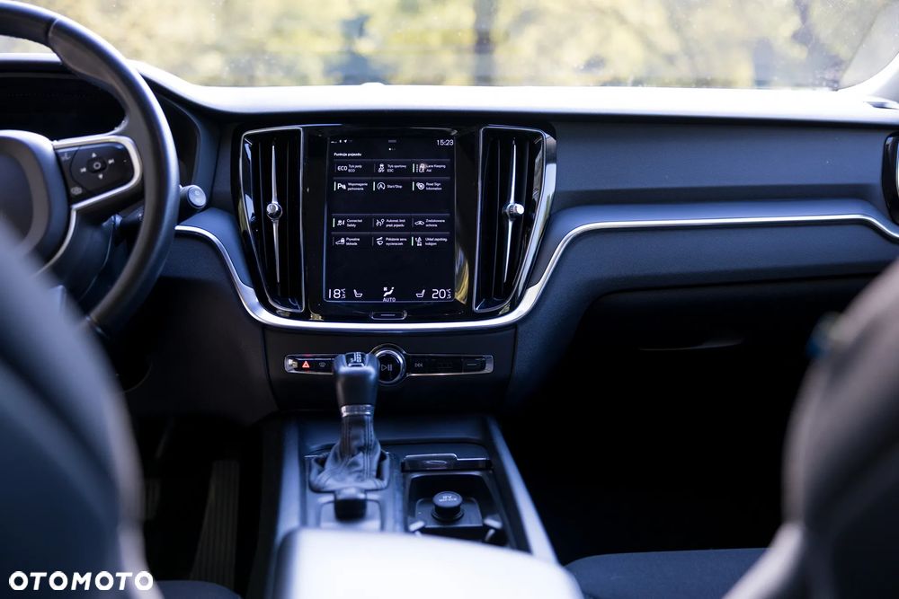 Volvo V60 D4 Momentum Pro - 10