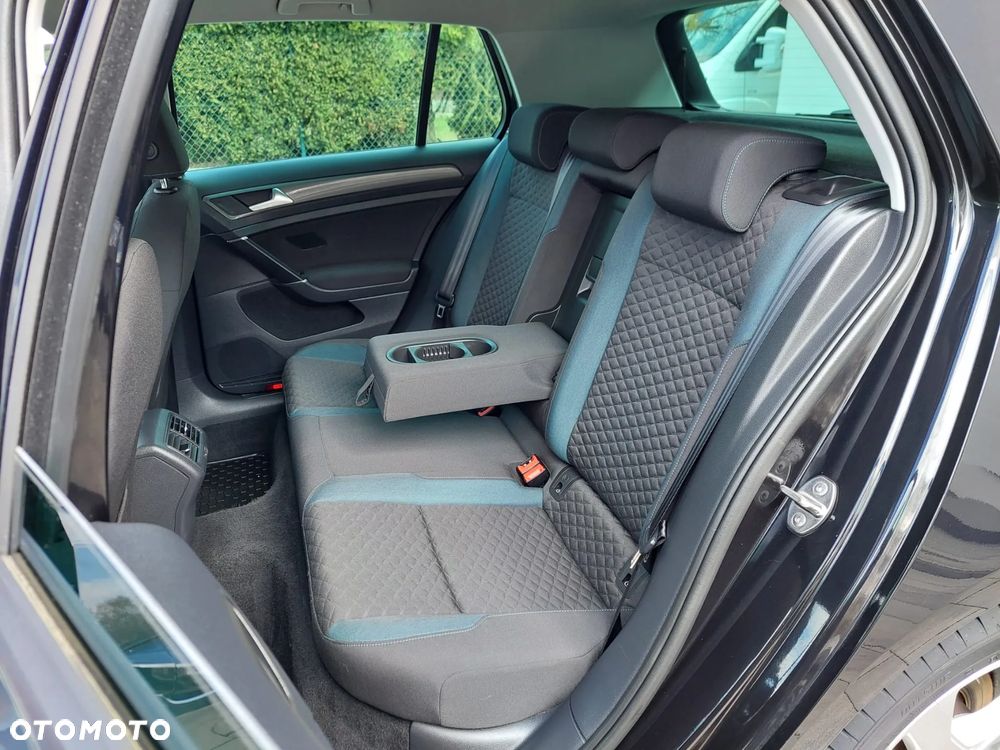 Volkswagen Golf 1.5 TSI ACT OPF IQ.DRIVE - 24