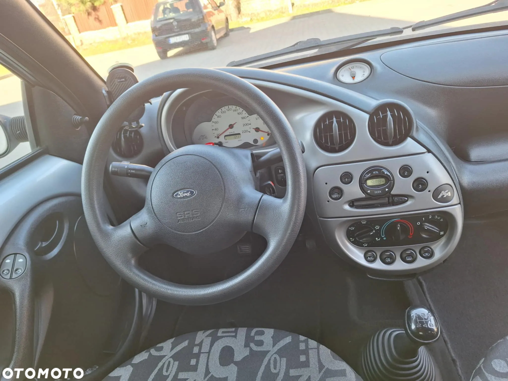 Ford KA 1.3 Milenium - 6