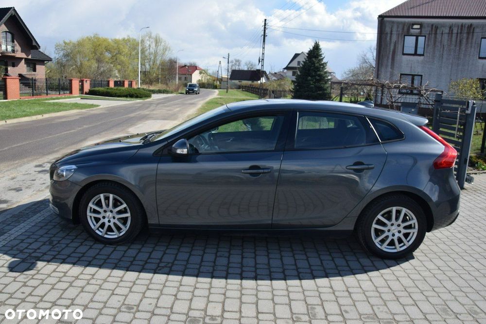 Volvo V40 D2 - 9