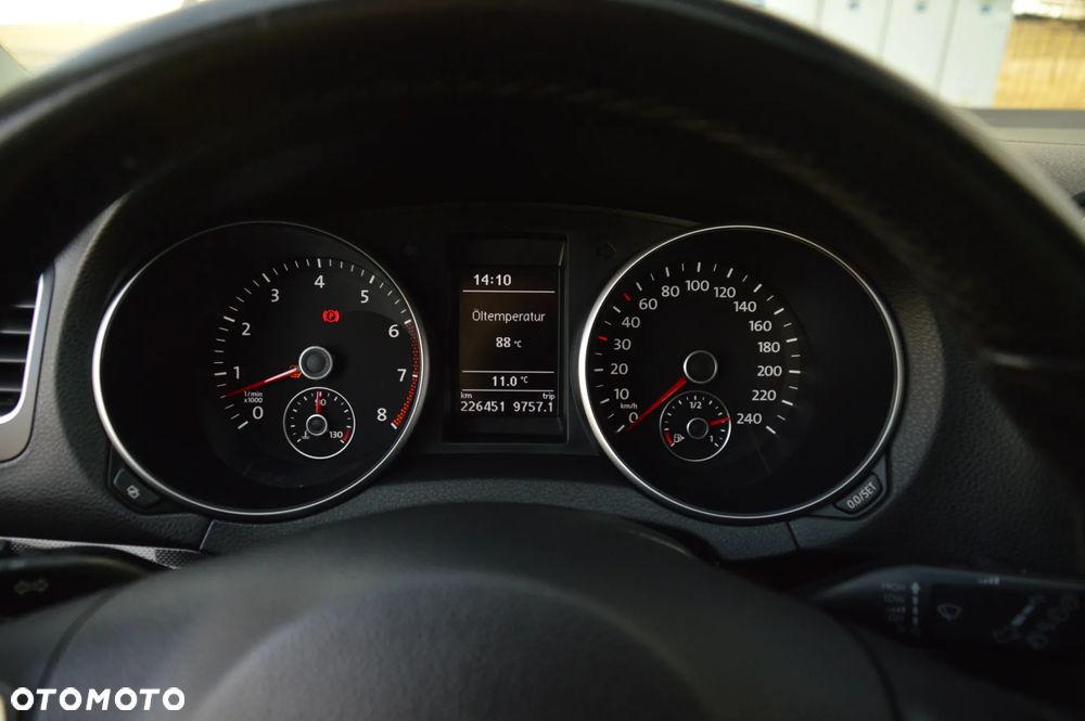 Volkswagen Golf 1.4 TSI BlueMotion Technology Cup - 27