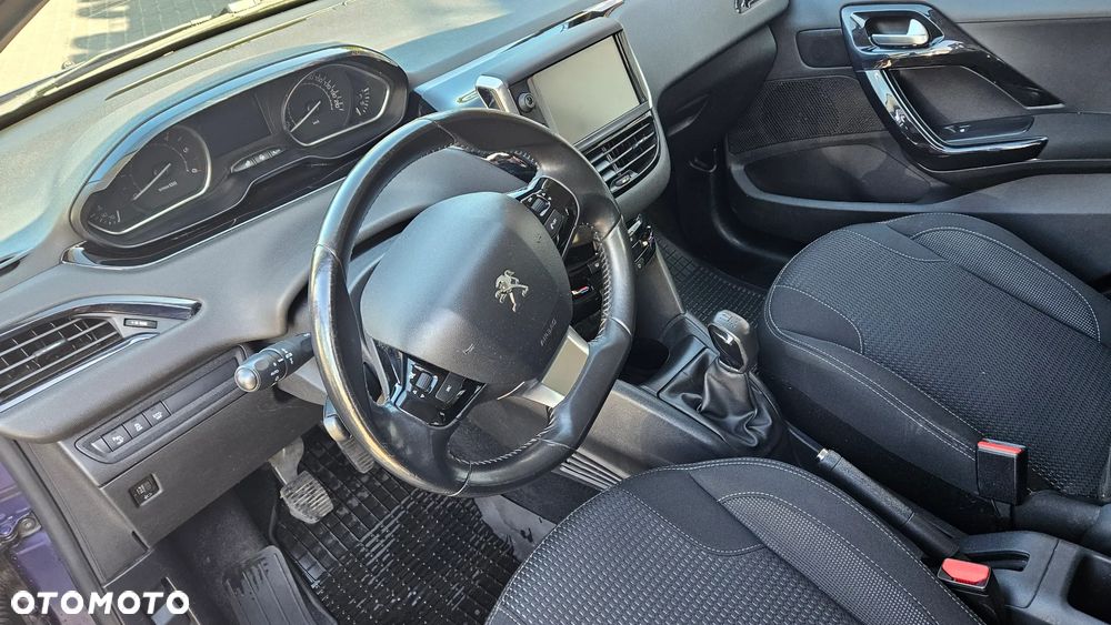 Peugeot 208 1.6 e-HDi Allure STT - 11
