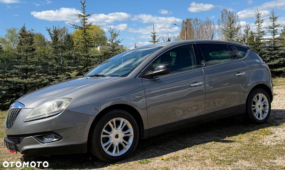 Lancia Delta 1.6 MultiJet 16v Silver - 2