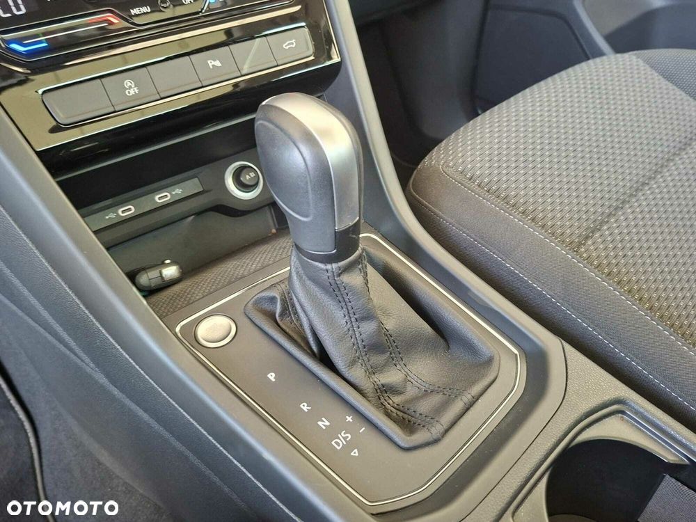 Volkswagen Touran - 16