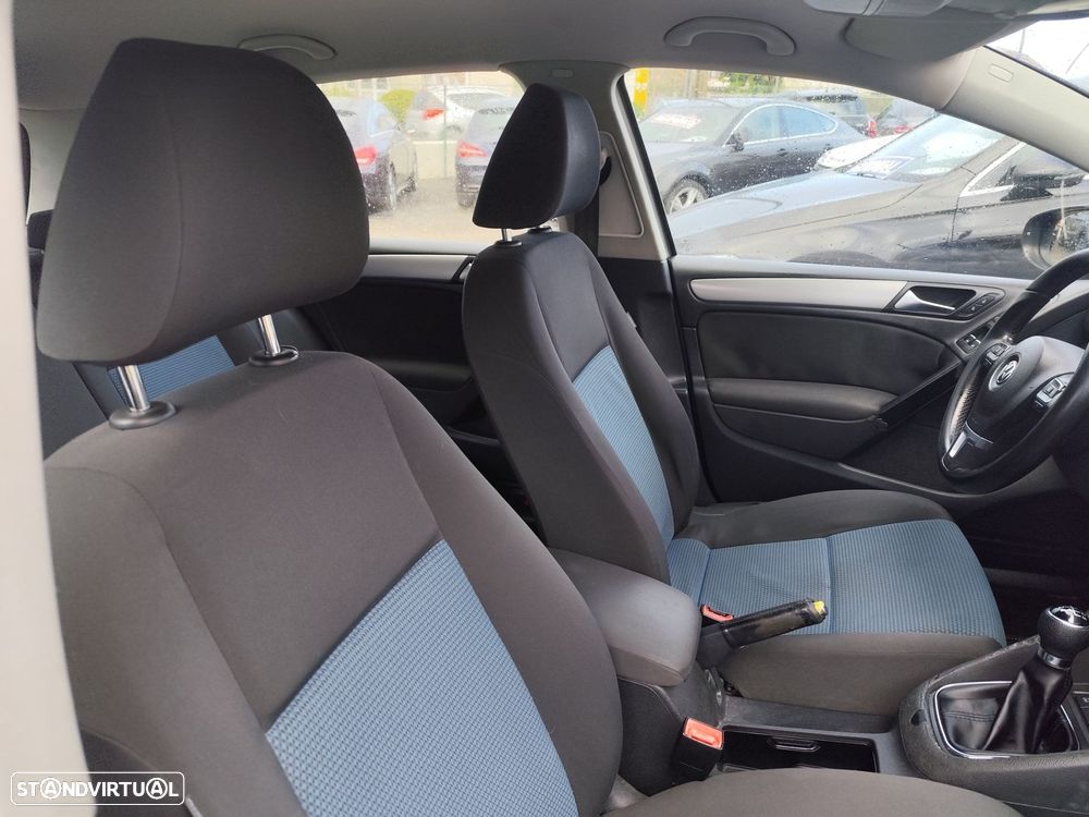 VW Golf 1.6 TDi Trendline BlueMotion - 23