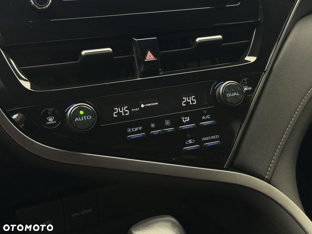 Toyota Camry 2.5 Hybrid Comfort CVT - 28