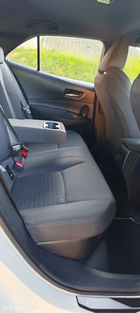 Toyota Corolla 1.8 Hybrid Comfort - 28