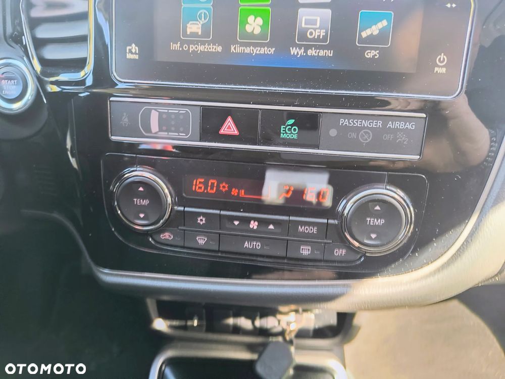 Mitsubishi Outlander 2.0 Intense + 4WD CVT - 29