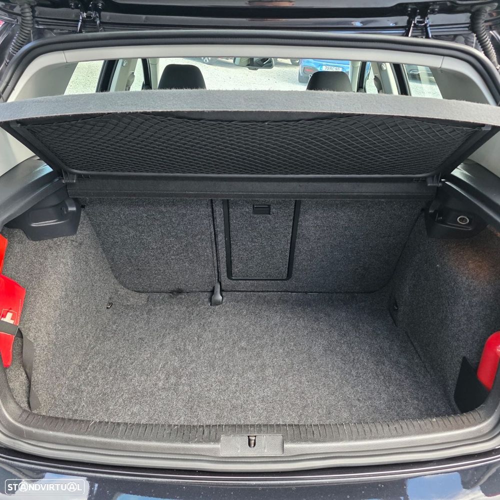 VW Golf 1.4 TSi Highline DSG - 32