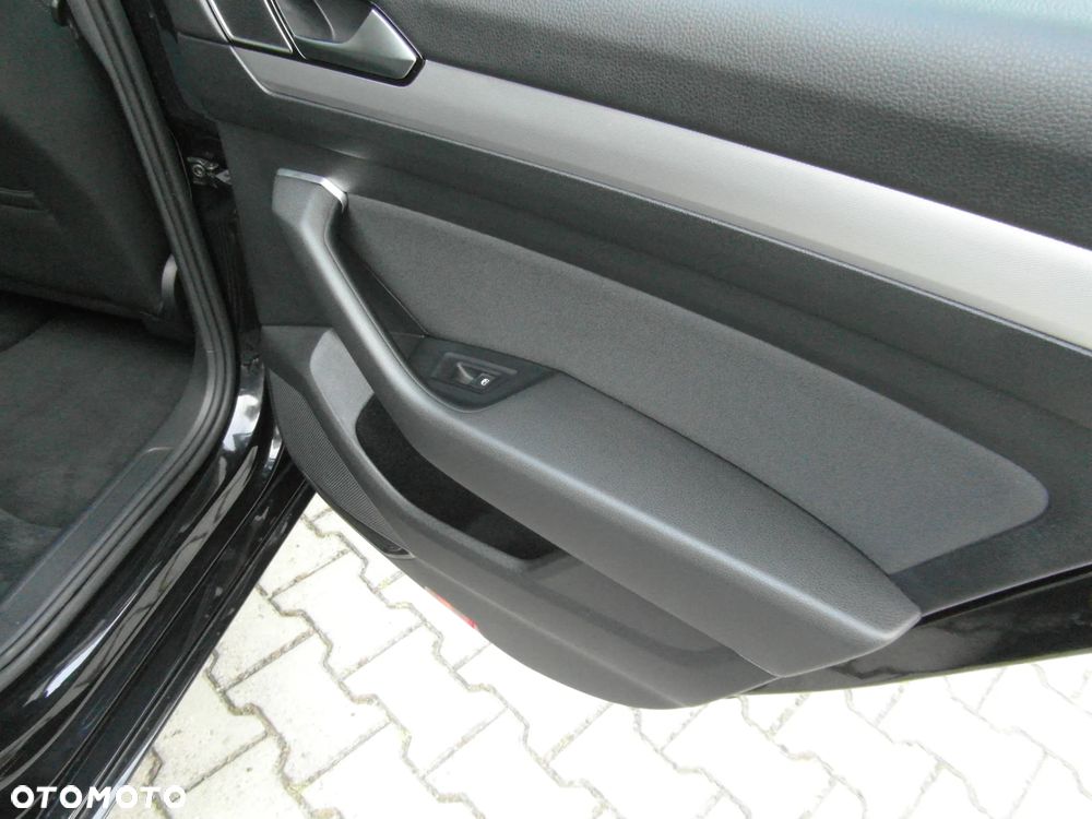 Volkswagen Passat 2.0 TDI BMT Comfortline - 34