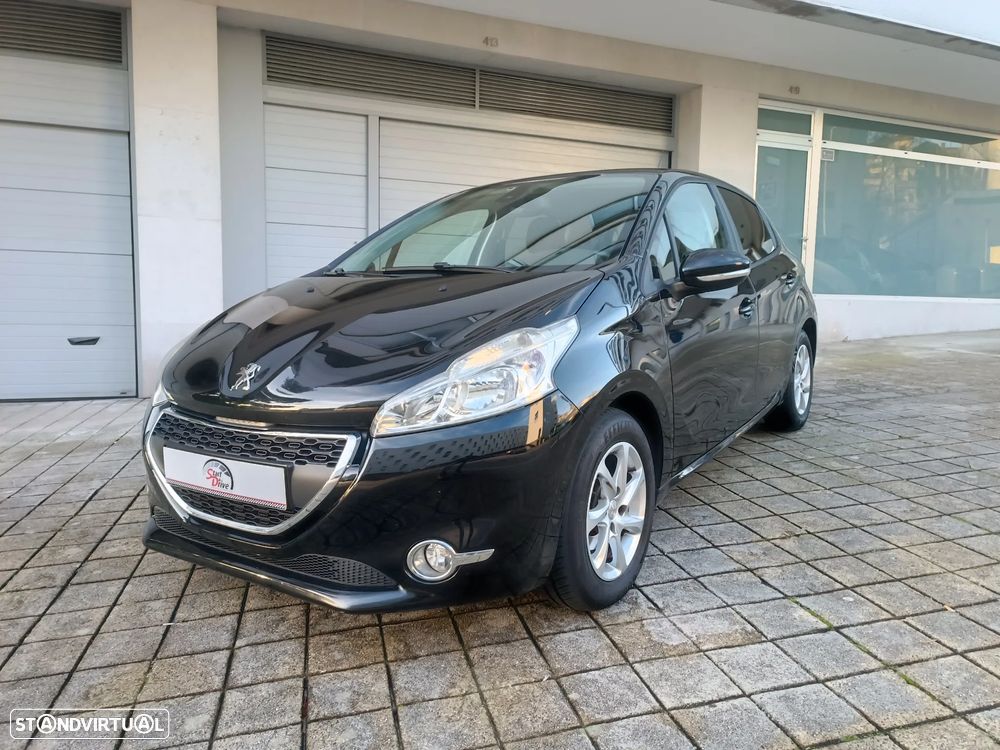 Peugeot 208 1.4 HDi Allure - 1