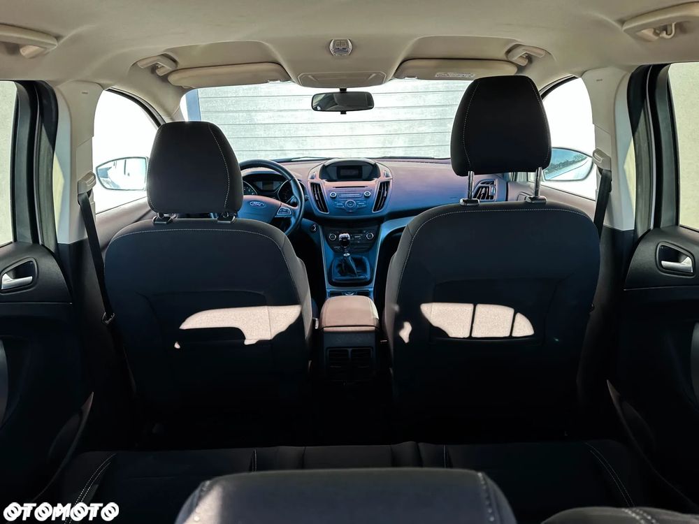Ford Kuga - 36
