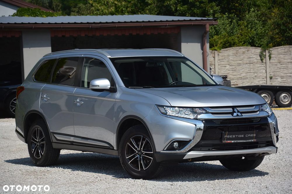 Mitsubishi Outlander - 2