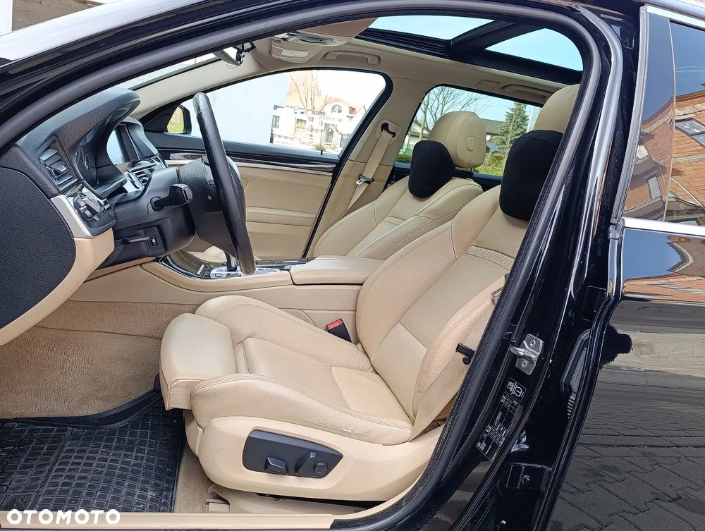 BMW Seria 5 520d Luxury Line - 13
