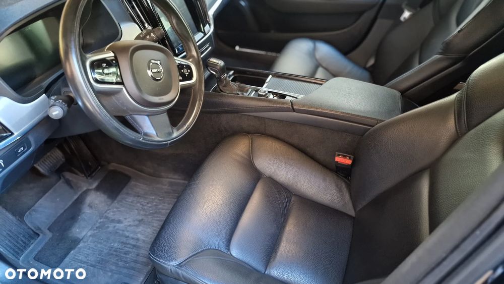 Volvo V90 D4 Momentum - 22