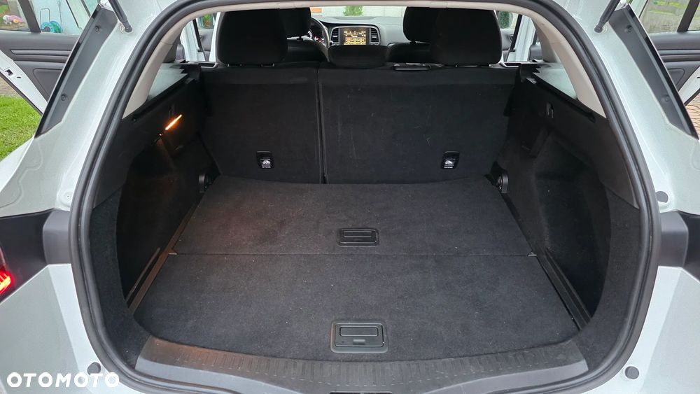 Renault Megane ENERGY TCe 100 PLAY - 35