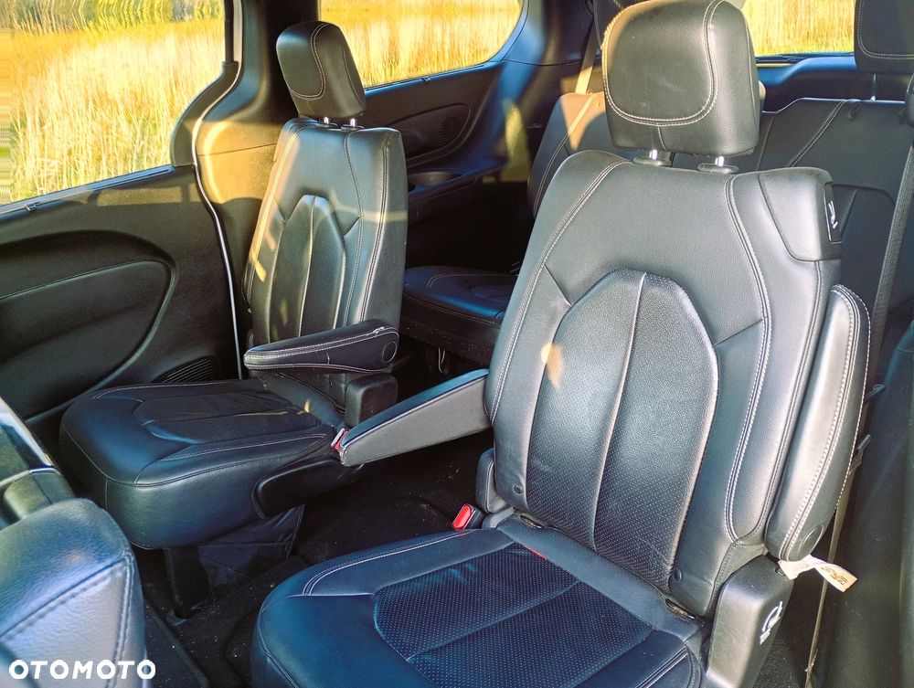 Chrysler Pacifica - 6