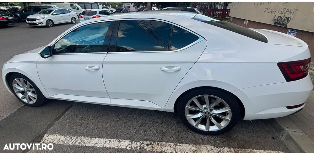 Skoda Superb 2.0 TDI DSG Ambition - 3
