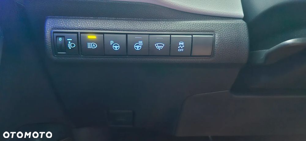 Toyota Corolla 2.0 Hybrid Executive - 15