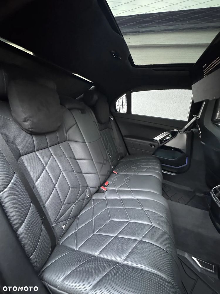 BMW Seria 7 - 21