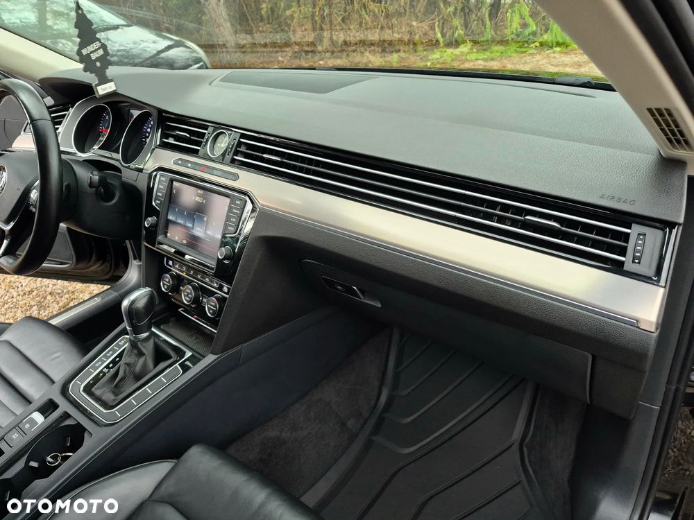 Volkswagen Passat 2.0 TDI SCR (BlueMotion Tech) 4Motion D Highline - 21