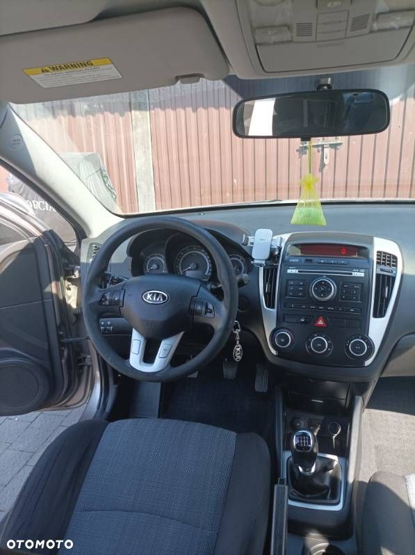 Kia Ceed - 13
