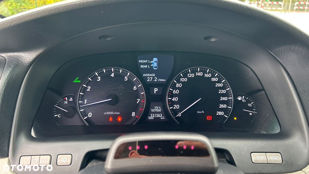 Lexus LS - 31