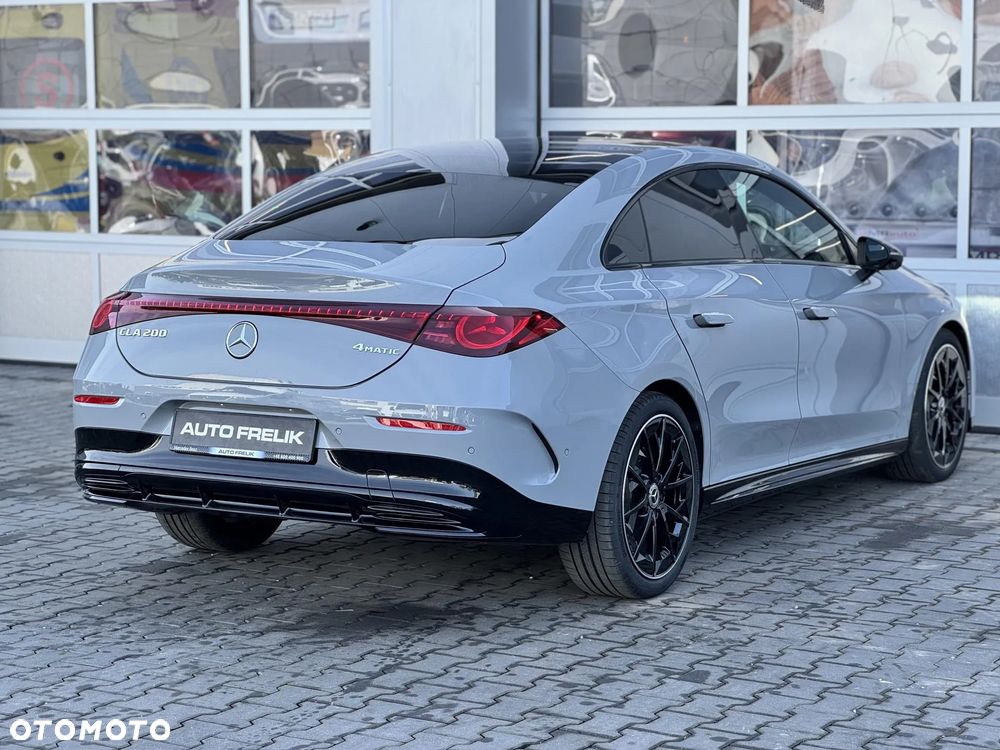 Mercedes-Benz CLA 200 mHEV 4-Matic 8G-DCT - 9