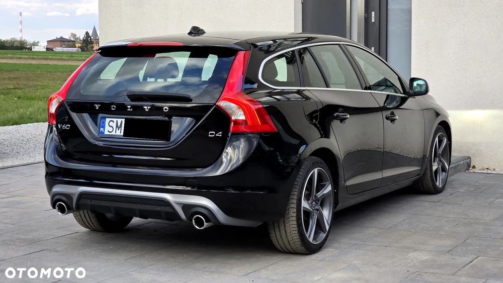 Volvo V60 D4 Geartronic RDesign - 16