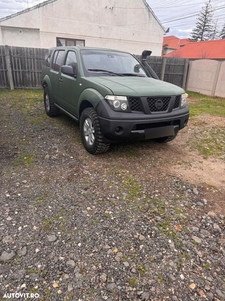 Nissan Pathfinder - 1