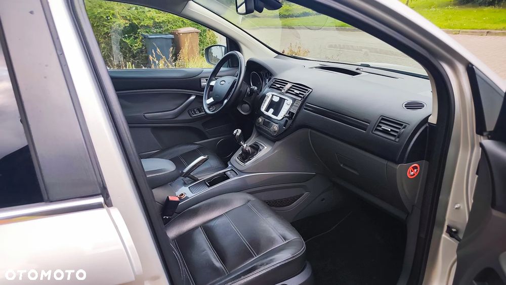 Ford Kuga 2.0 TDCi 4x4 Titanium - 37